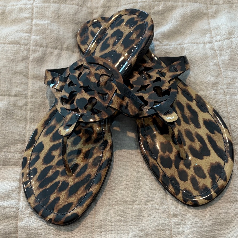 Tory Burch Leopard Patent Thong Sandals - Brown/Black
